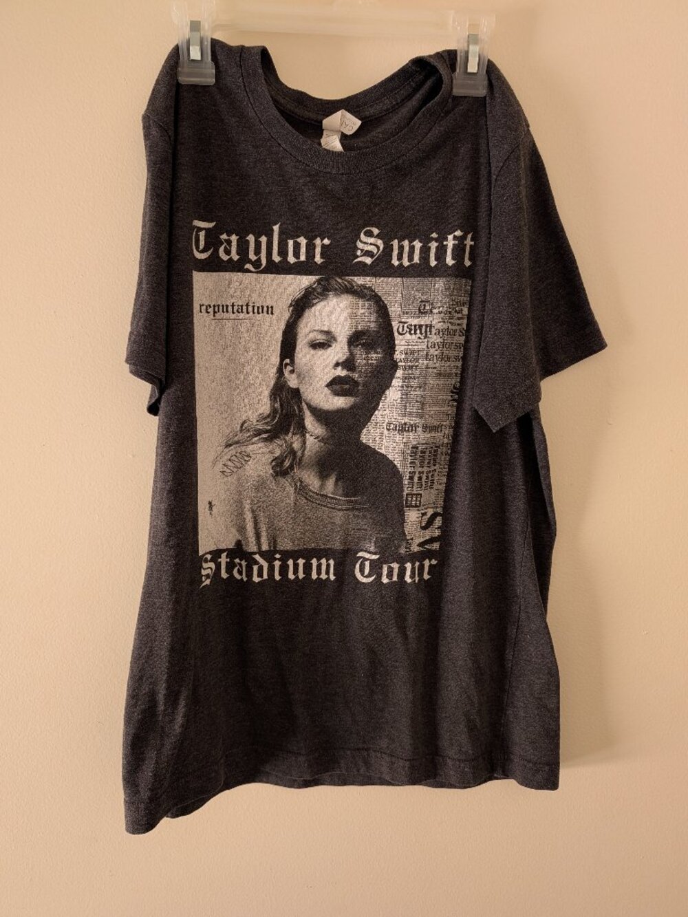 Taylor Swift Reputation Tour Tee Small Grey Soft Cotton Edgy Era Vibes